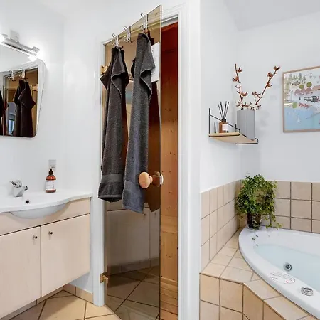 Two-bedroom In Appartement *